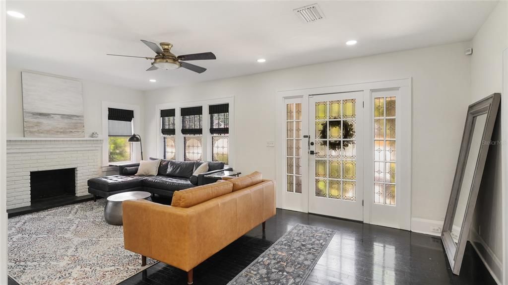For Sale: $639,000 (3 beds, 2 baths, 1769 Square Feet)