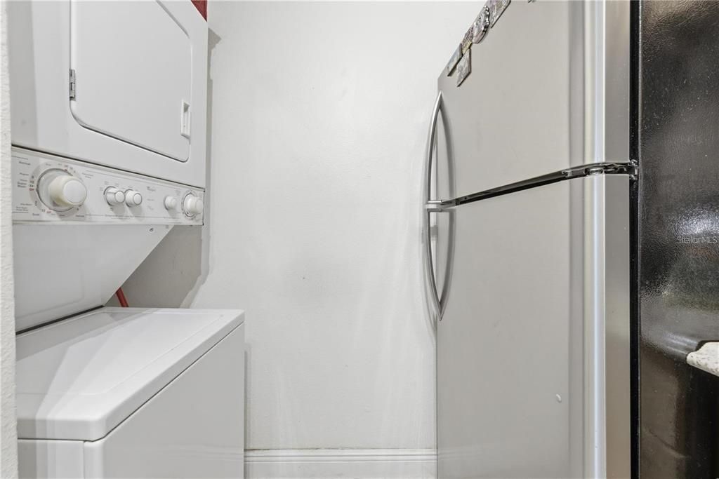 For Sale: $100,000 (2 beds, 2 baths, 934 Square Feet)