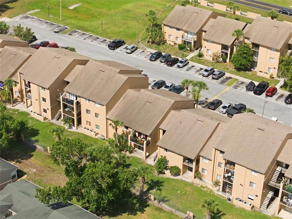 For Sale: $100,000 (2 beds, 2 baths, 934 Square Feet)