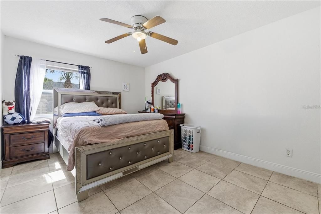 For Sale: $100,000 (2 beds, 2 baths, 934 Square Feet)