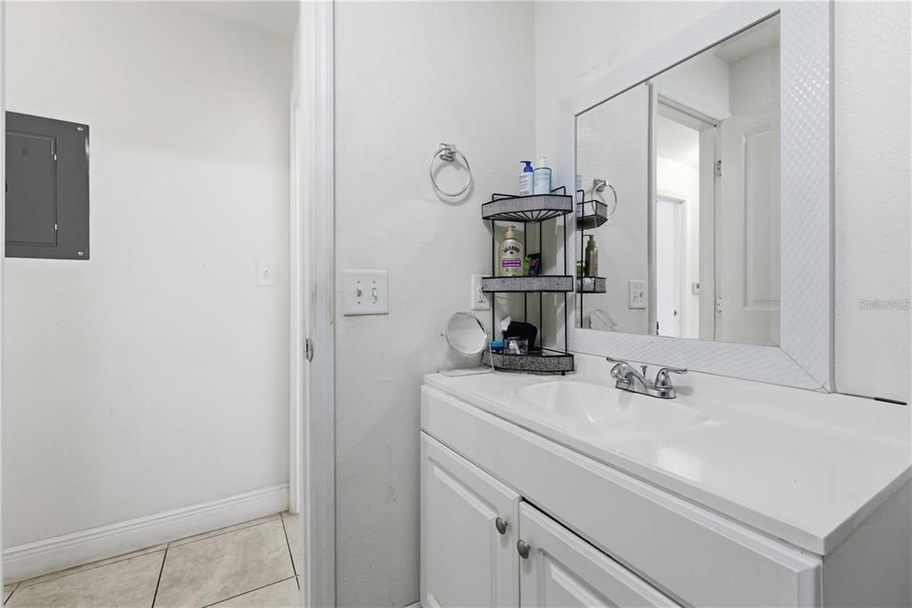For Sale: $100,000 (2 beds, 2 baths, 934 Square Feet)
