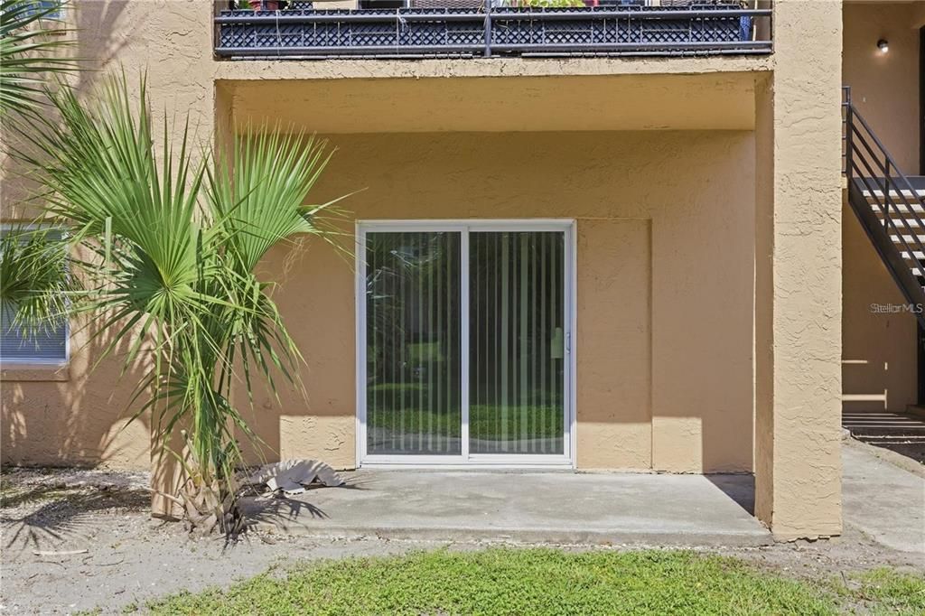 For Sale: $100,000 (2 beds, 2 baths, 934 Square Feet)