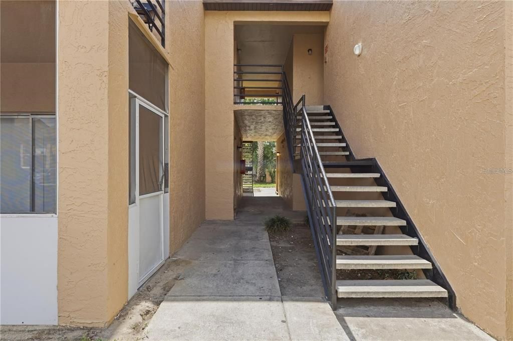 For Sale: $100,000 (2 beds, 2 baths, 934 Square Feet)