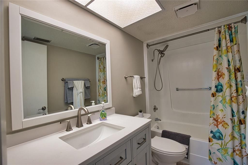 For Rent: $2,600 (2 beds, 2 baths, 1000 Square Feet)