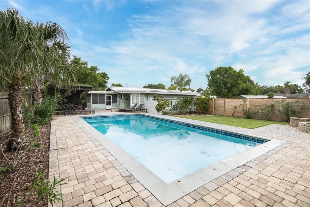 En Venta: $649,900 (4 camas, 2 baños, 1944 Pies cuadrados)