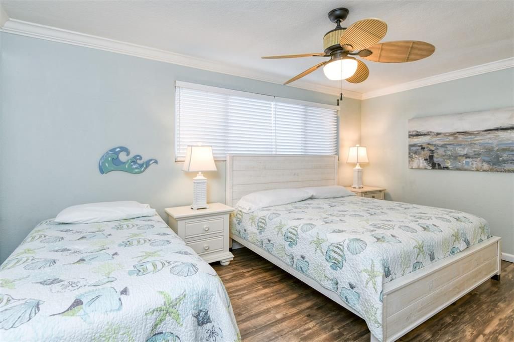 En Venta: $649,900 (4 camas, 2 baños, 1944 Pies cuadrados)