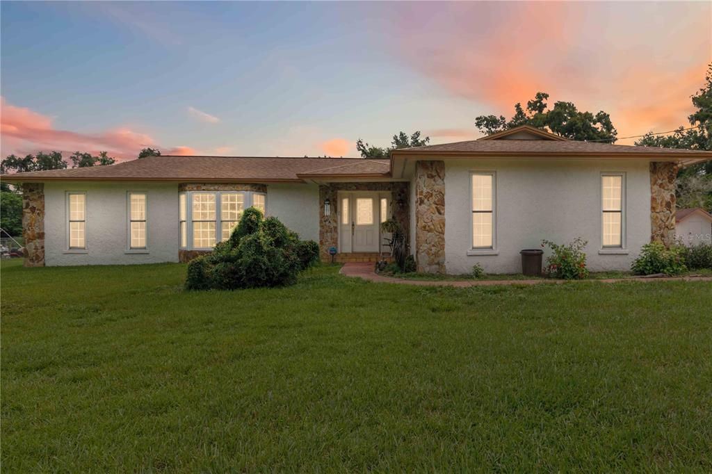 Recently Sold: $400,000 (3 beds, 2 baths, 1817 Square Feet)