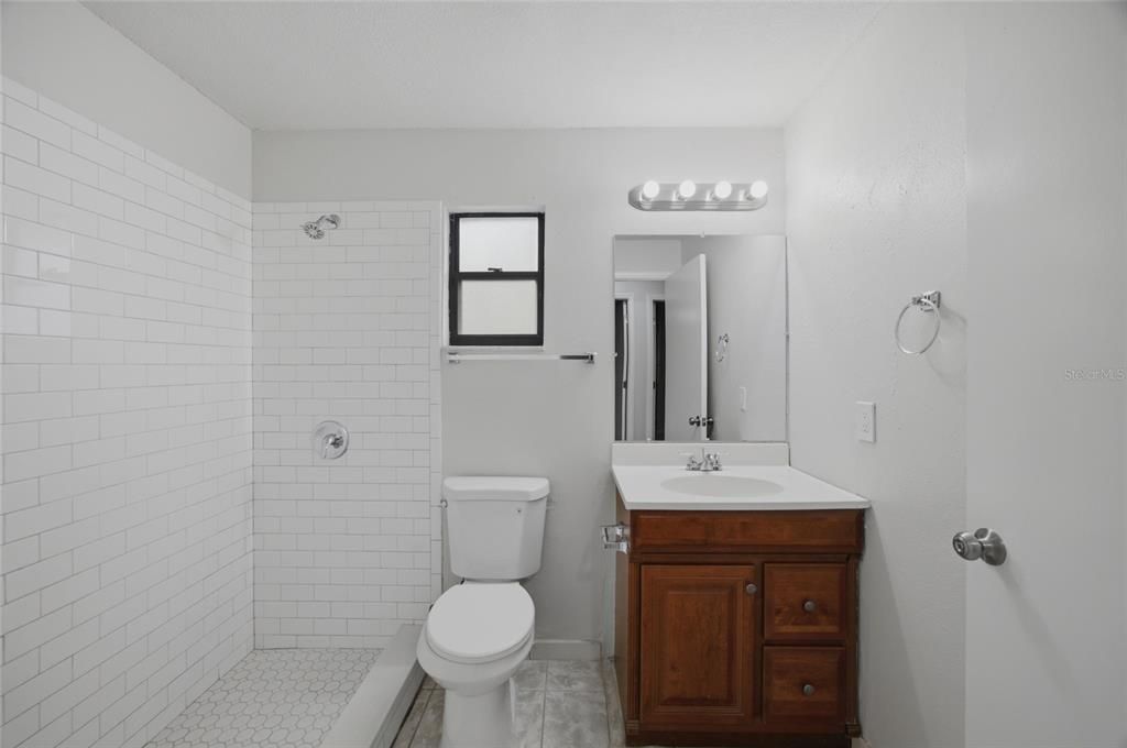En Venta: $309,900 (3 camas, 2 baños, 1653 Pies cuadrados)