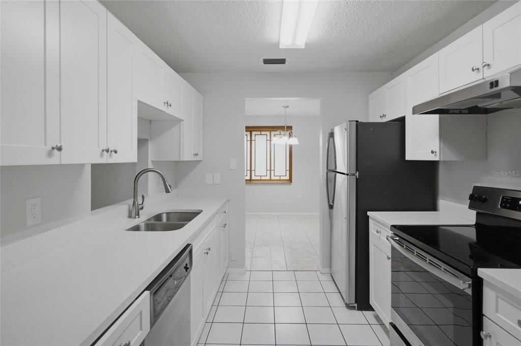 En Venta: $309,900 (3 camas, 2 baños, 1653 Pies cuadrados)