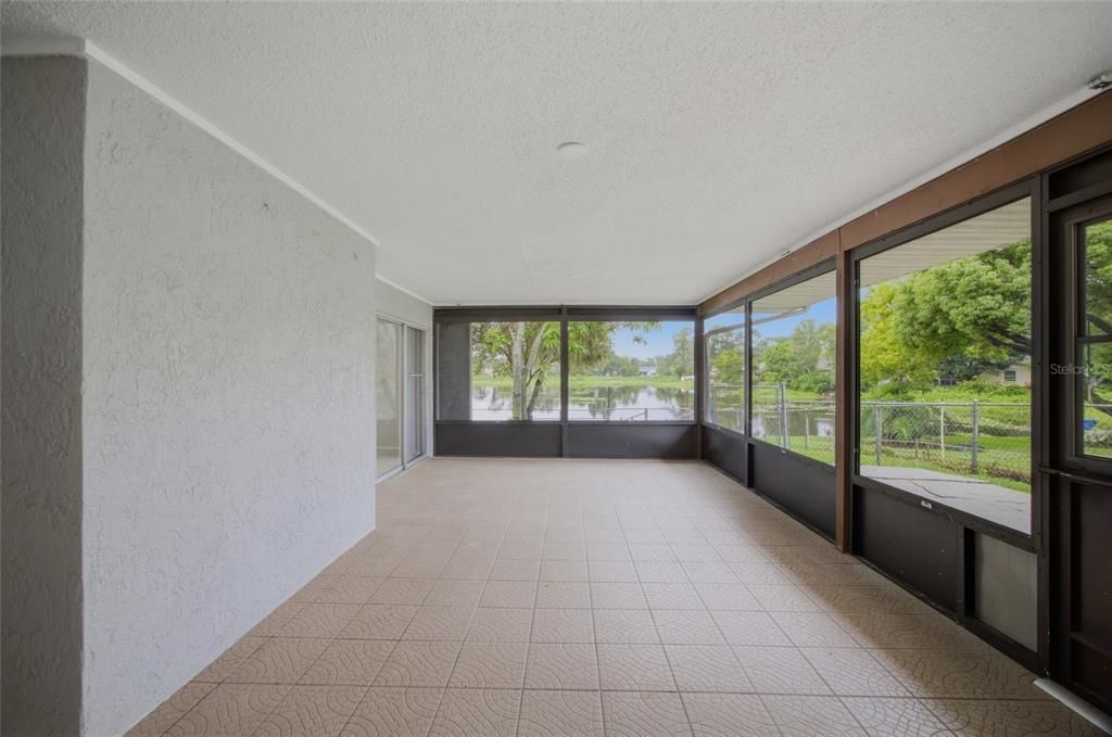 En Venta: $309,900 (3 camas, 2 baños, 1653 Pies cuadrados)