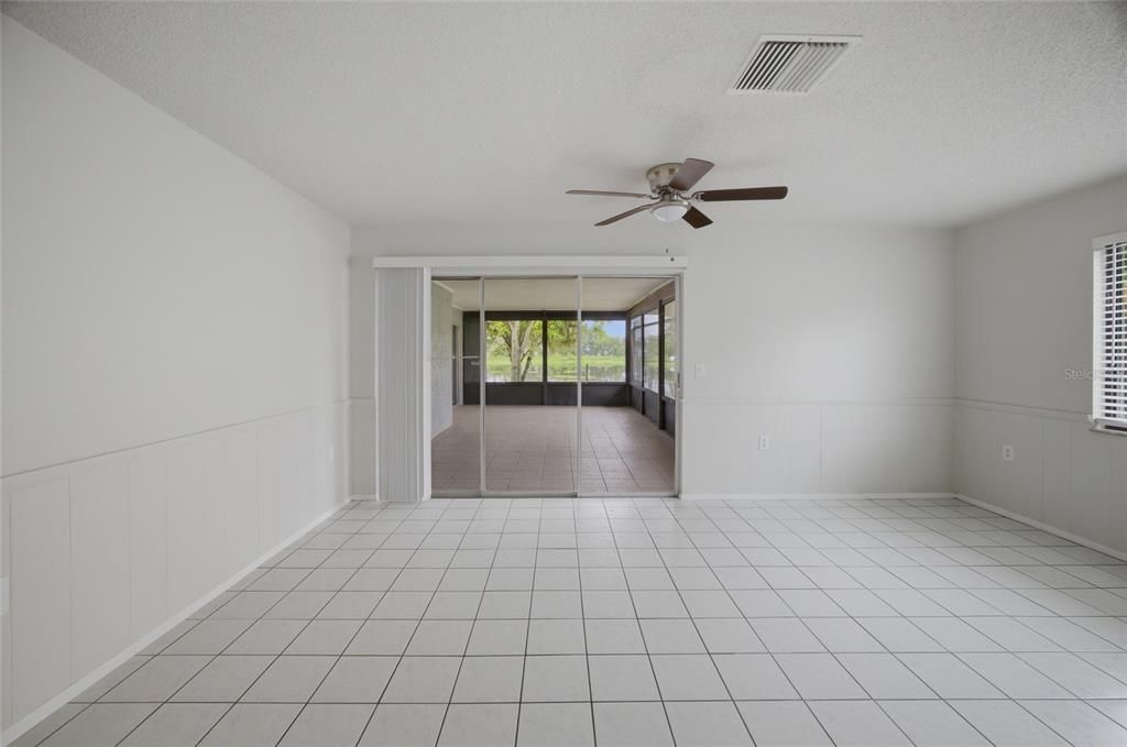 En Venta: $309,900 (3 camas, 2 baños, 1653 Pies cuadrados)