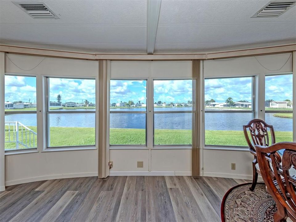 Active With Contract: $184,900 (2 beds, 2 baths, 1288 Square Feet)