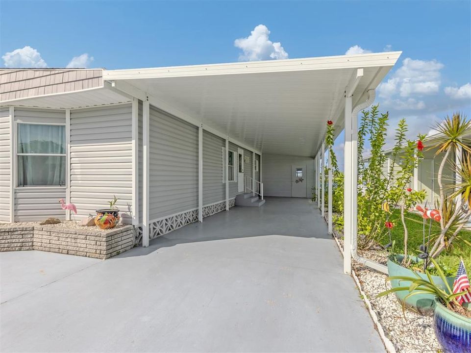Active With Contract: $184,900 (2 beds, 2 baths, 1288 Square Feet)