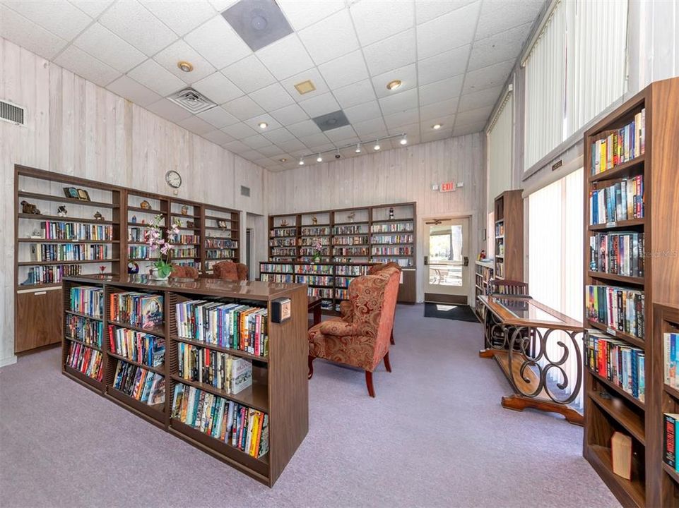 Active With Contract: $184,900 (2 beds, 2 baths, 1288 Square Feet)