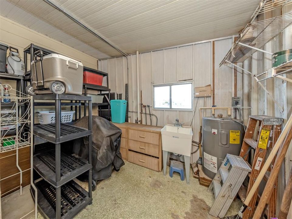 Active With Contract: $184,900 (2 beds, 2 baths, 1288 Square Feet)