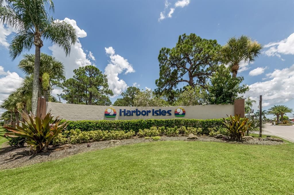 Active With Contract: $184,900 (2 beds, 2 baths, 1288 Square Feet)