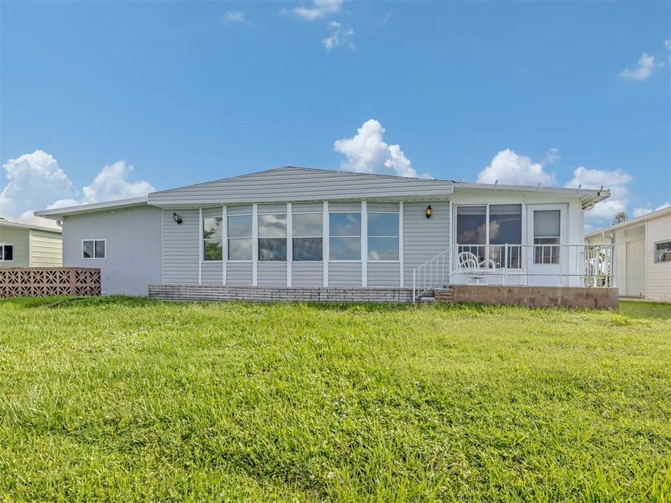 Active With Contract: $184,900 (2 beds, 2 baths, 1288 Square Feet)