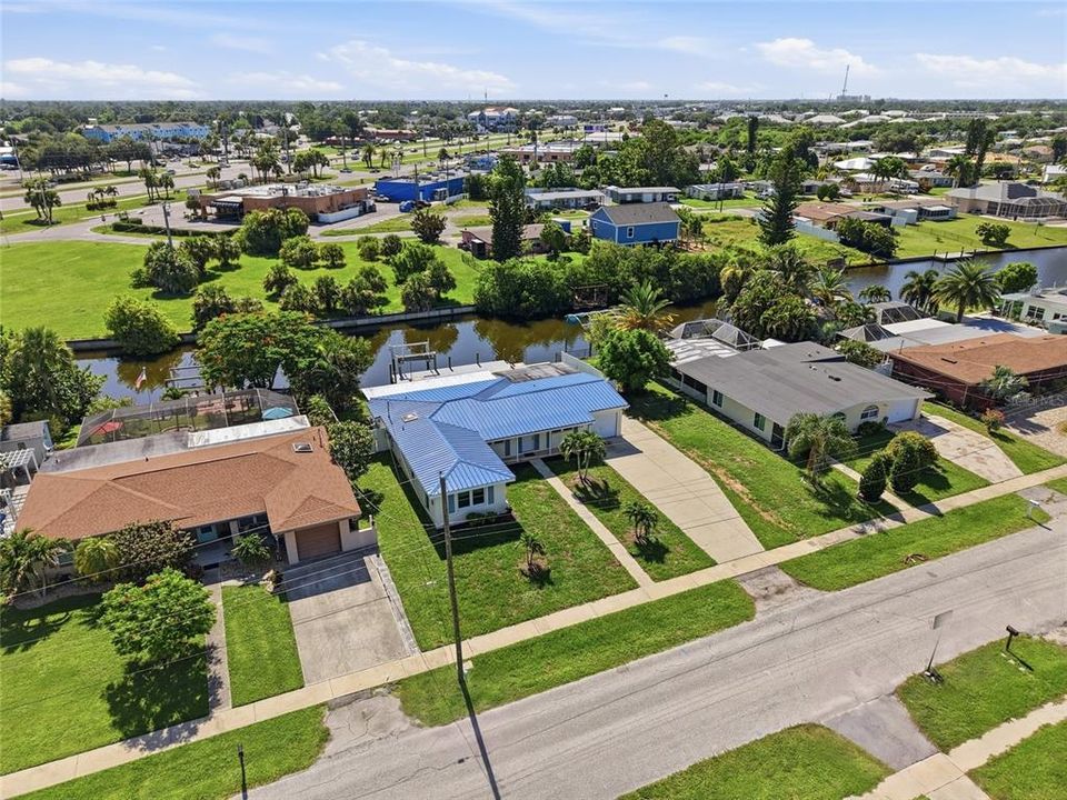 For Sale: $350,000 (3 beds, 2 baths, 1514 Square Feet)