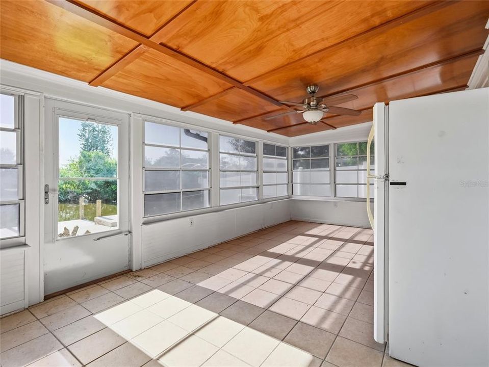 For Sale: $350,000 (3 beds, 2 baths, 1514 Square Feet)