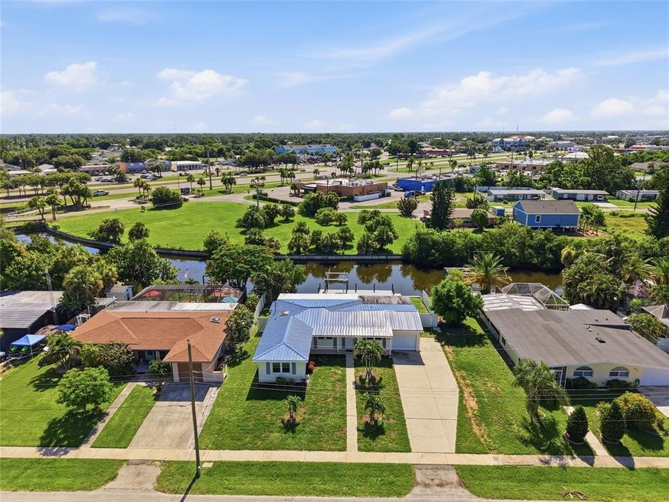 For Sale: $350,000 (3 beds, 2 baths, 1514 Square Feet)