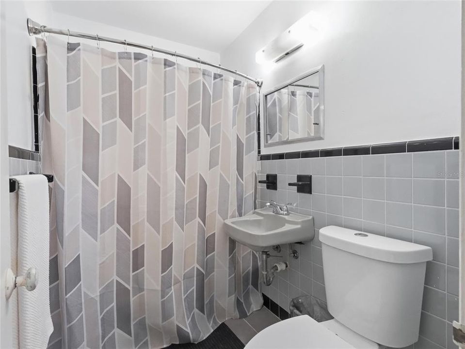For Sale: $350,000 (3 beds, 2 baths, 1514 Square Feet)