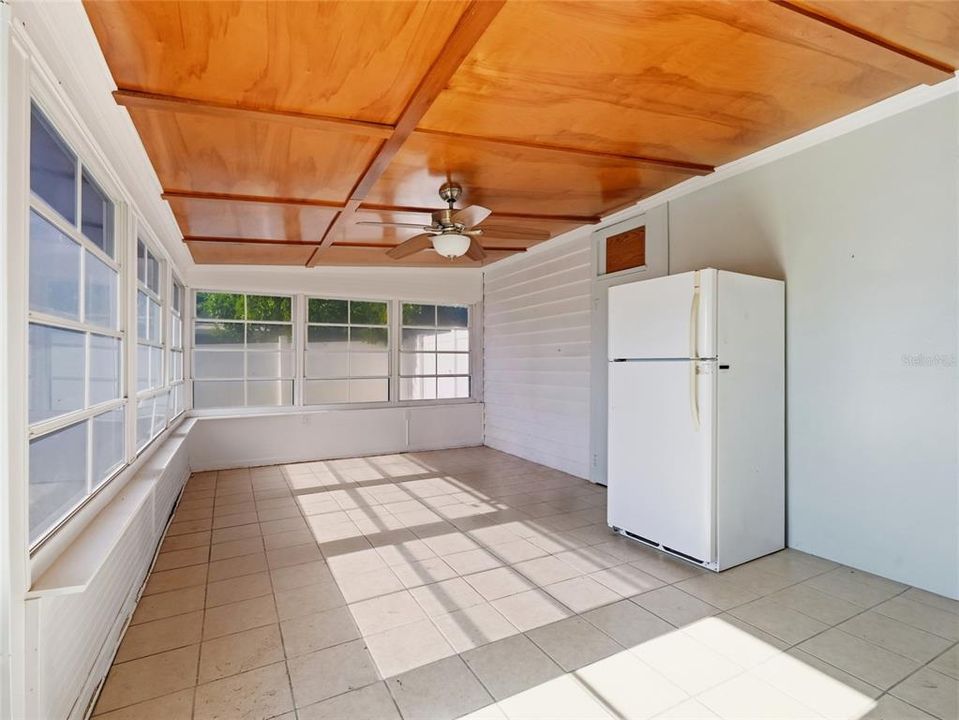 For Sale: $350,000 (3 beds, 2 baths, 1514 Square Feet)