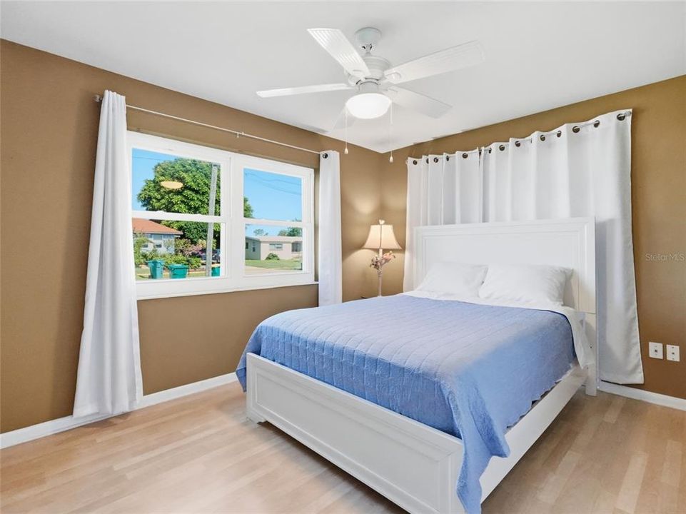 For Sale: $350,000 (3 beds, 2 baths, 1514 Square Feet)