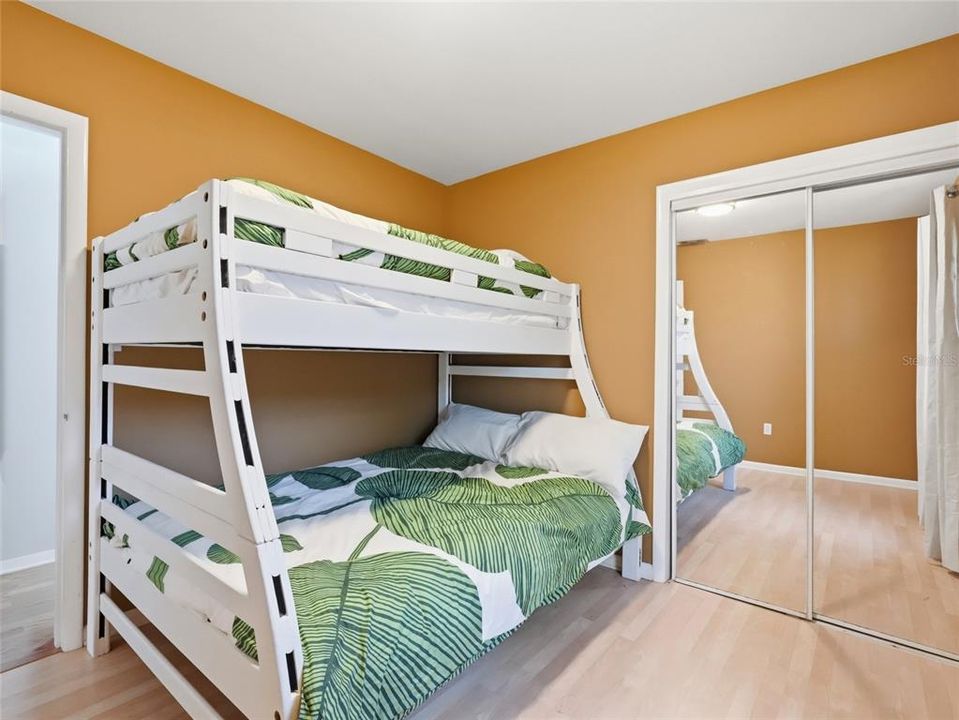For Sale: $350,000 (3 beds, 2 baths, 1514 Square Feet)