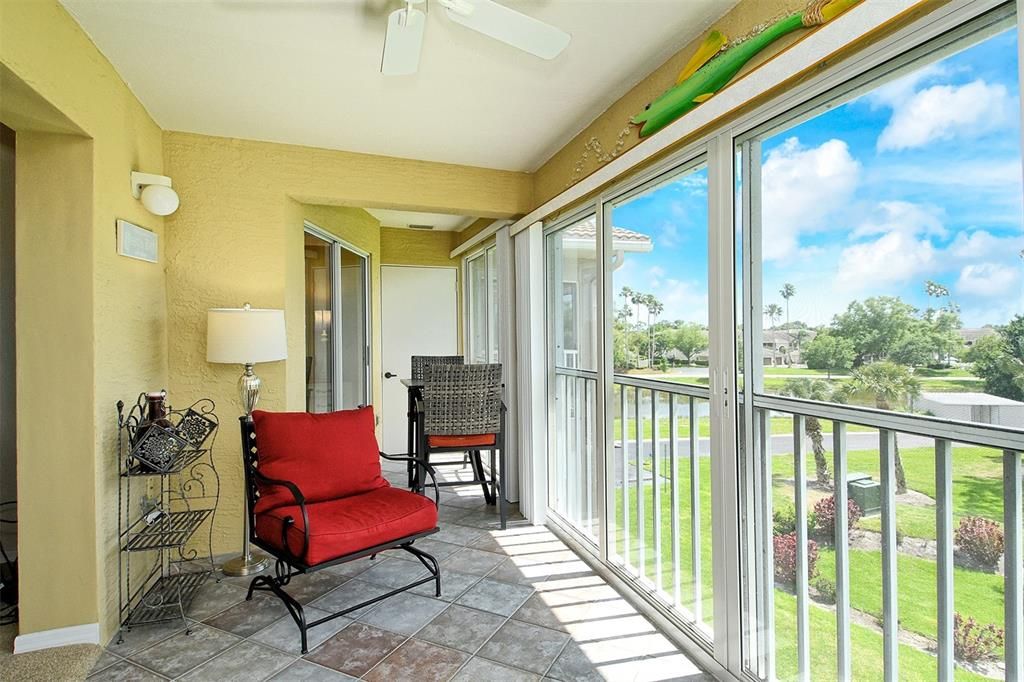 For Sale: $279,000 (2 beds, 2 baths, 1106 Square Feet)