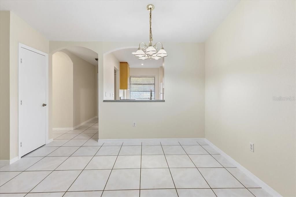В аренду: $1,325 (2 спален, 2 ванн, 1231 Квадратных фут)