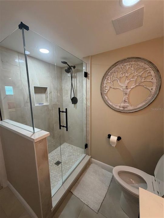 For Rent: $5,000 (2 beds, 2 baths, 1094 Square Feet)