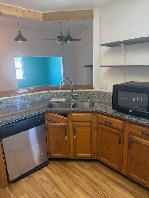 For Sale: $234,000 (3 beds, 2 baths, 1578 Square Feet)