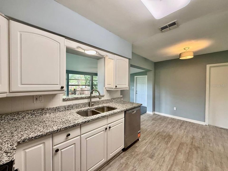 For Rent: $2,350 (3 beds, 3 baths, 1198 Square Feet)