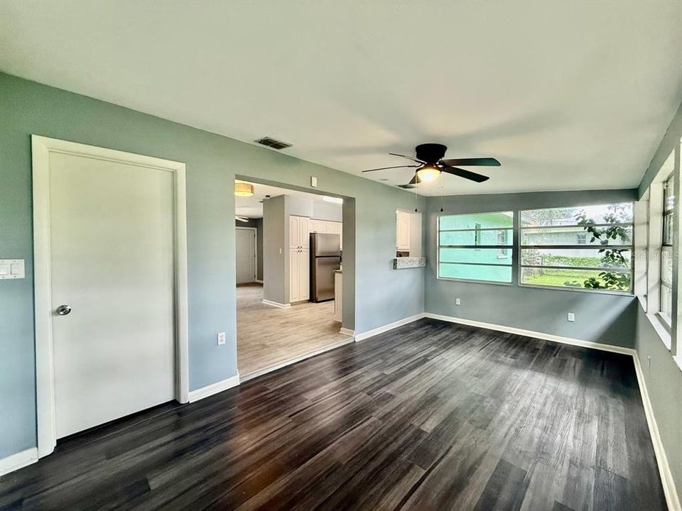 For Rent: $2,350 (3 beds, 3 baths, 1198 Square Feet)