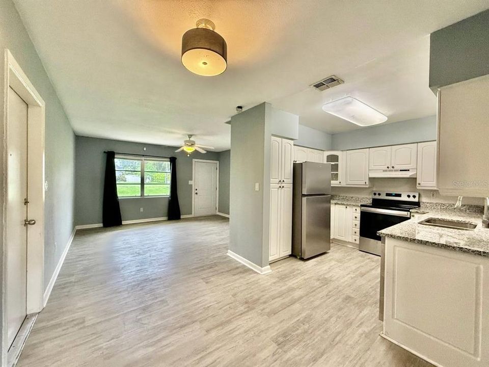 For Rent: $2,350 (3 beds, 3 baths, 1198 Square Feet)