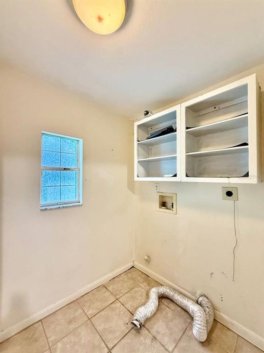 For Rent: $2,350 (3 beds, 3 baths, 1198 Square Feet)