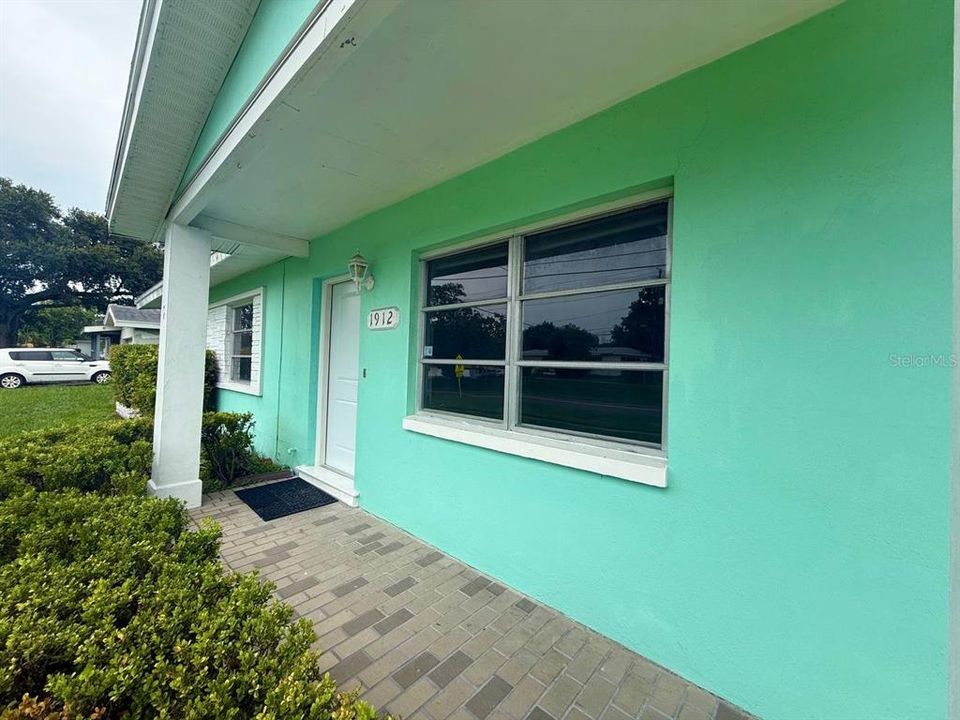 For Rent: $2,350 (3 beds, 3 baths, 1198 Square Feet)