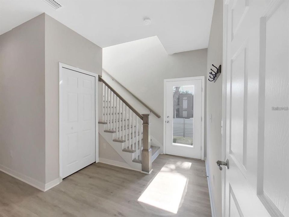 For Rent: $2,650 (3 beds, 2 baths, 1725 Square Feet)
