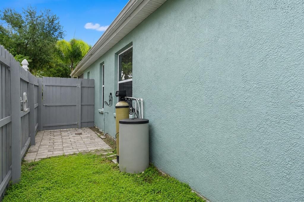 For Sale: $349,900 (3 beds, 2 baths, 1248 Square Feet)