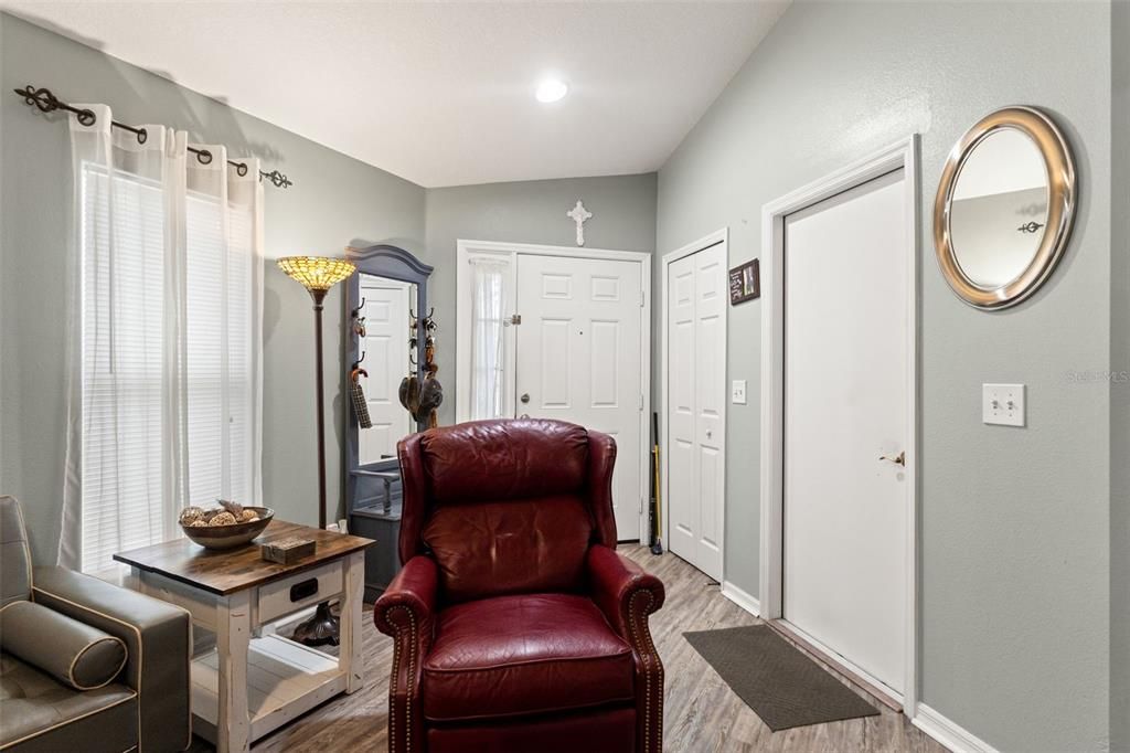 For Sale: $349,900 (3 beds, 2 baths, 1248 Square Feet)