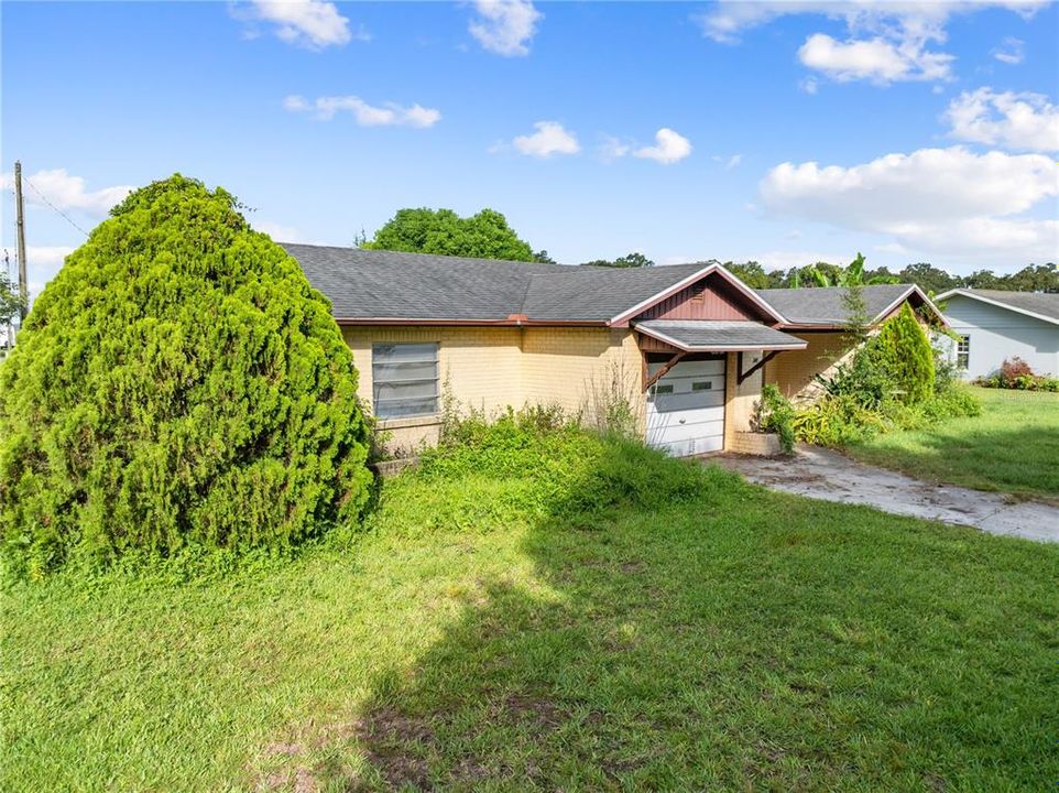 На продажу: $275,000 (0.40 acres)