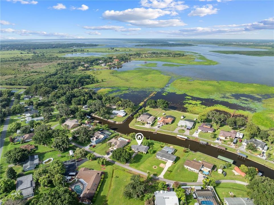 На продажу: $275,000 (0.40 acres)