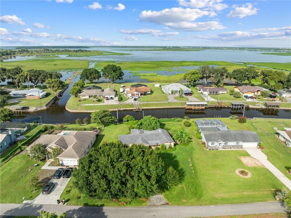 На продажу: $275,000 (0.40 acres)
