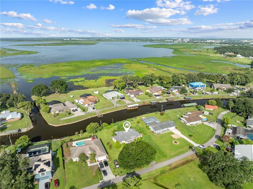 На продажу: $275,000 (0.40 acres)