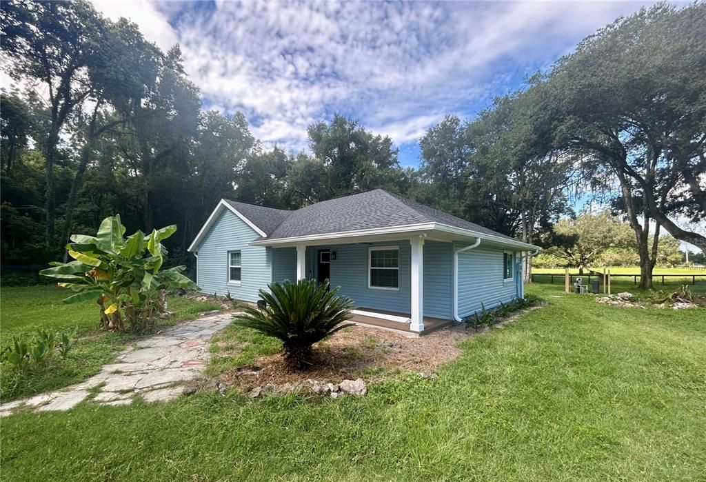 Recently Rented: $2,300 (2 beds, 2 baths, 1244 Square Feet)