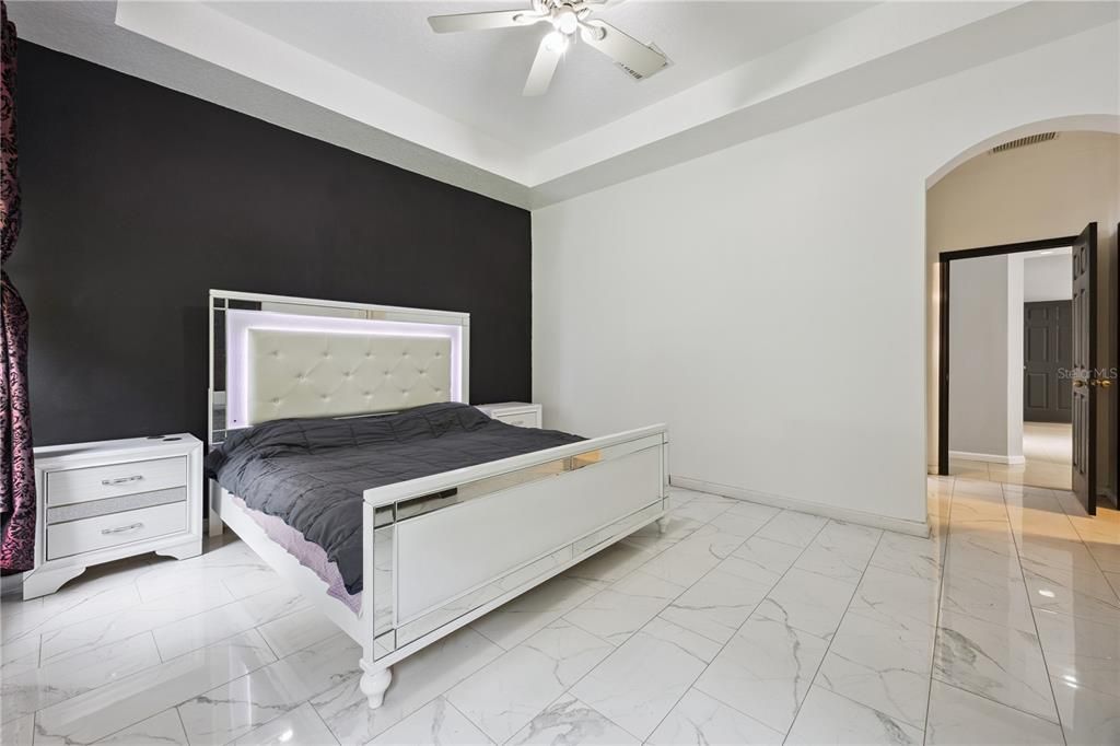 For Sale: $495,000 (3 beds, 2 baths, 2039 Square Feet)