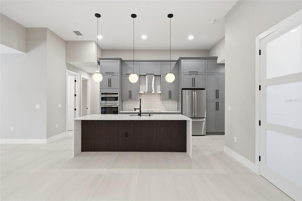 For Sale: $694,900 (3 beds, 3 baths, 2131 Square Feet)
