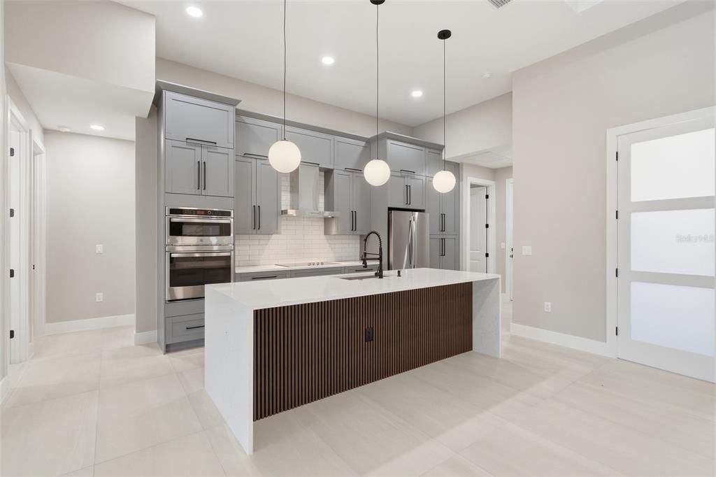 For Sale: $694,900 (3 beds, 3 baths, 2131 Square Feet)
