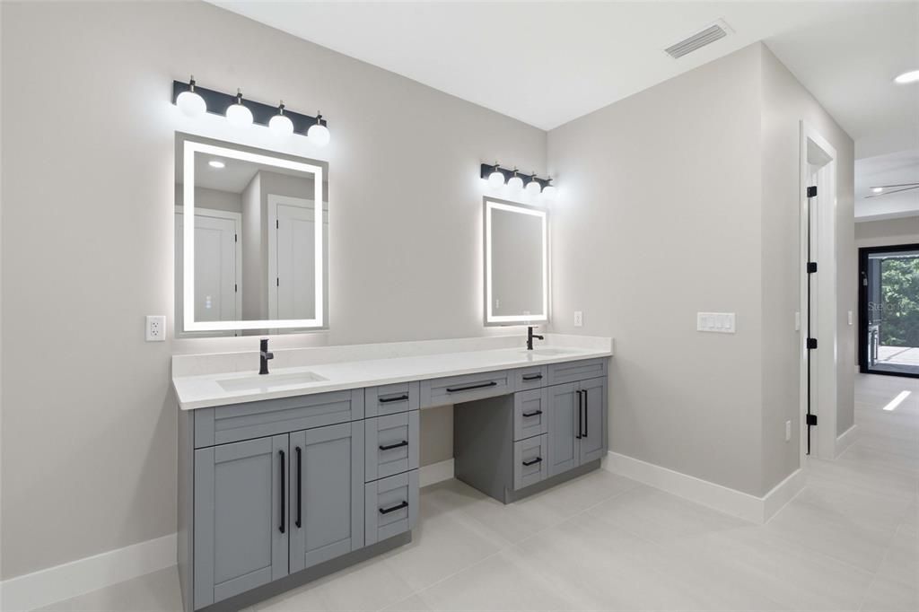 For Sale: $694,900 (3 beds, 3 baths, 2131 Square Feet)