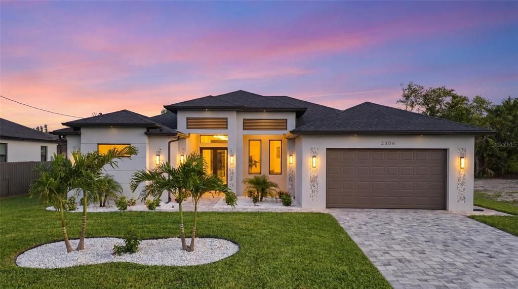 For Sale: $694,900 (3 beds, 3 baths, 2131 Square Feet)